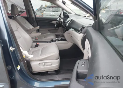 2016 Honda Pilot Touring z USA, uszkodzony, nr VIN 5FNYF5H92GB008209